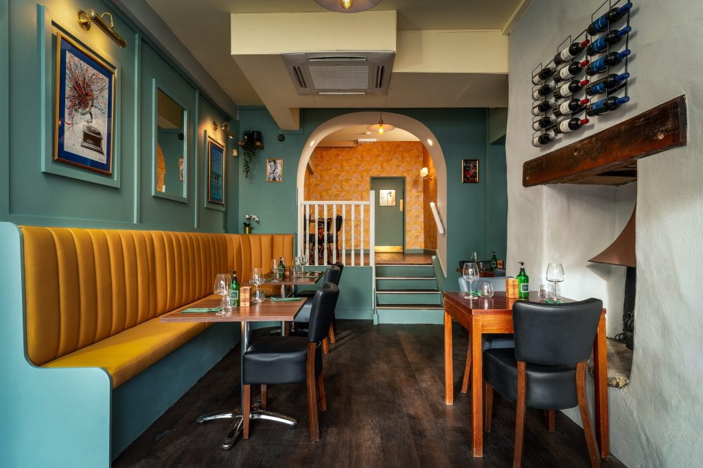 Launch of Ollie's Restaurant in Torquay - Restaurant & Bar photographer, Sue Vaughton